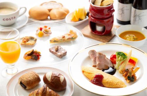 Tanoura Onsen Hotel | Cozy Retreat at Hotel Resol Sasebo with Hot Tub & Dining