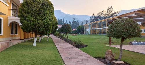 Mecapaca Hotel | Discover HOTEL RESORT SALQUIS: 5-Star Luxury Awaits