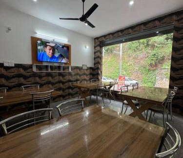 Rajgarhi Hotel | Discover Hotel Rest and Bite: Ideal for Families & Dining