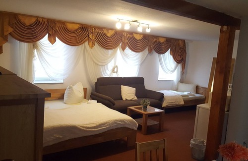 Heidenau Hotel | Family-Friendly Hotel & Restaurant Ausspann with Pool Access