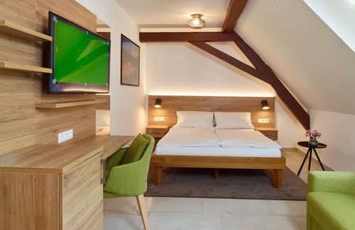 Kaiserslautern Hotel | Cozy Hotel & Restaurant Burgschänke - Rated 9.2/10