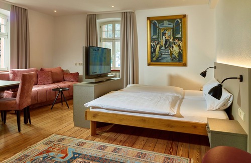 Kaiserslautern Hotel | Cozy Hotel & Restaurant Burgschänke - Rated 9.2/10