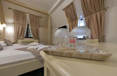 Craiova Hotel | Hotel Restaurant Casa Cu Tei Craiova