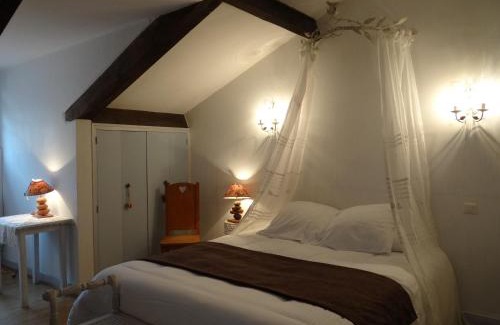 Castera-Verduzan Hotel | Discover Hotel Restaurant des Thermes: Pet-Friendly Escape
