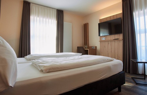 Haldern Hotel | Discover Hotel Restaurant Doppeladler: 9/10 Guest Rated Escape