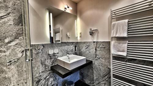 Bensheim Hotel | Relaxing Retreat at Hotel Restaurant Felix with Ocean Views