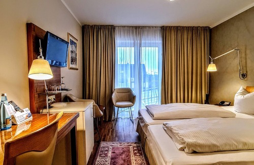 Auerbach Hotel | Discover Hotel Restaurant Felix: Pet Friendly & Spa Retreat