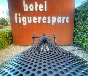 Llers Hotel | Discover Hotel & Restaurant Figueres Parc with Ocean Views