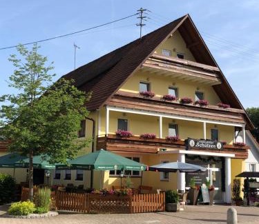 Klosterreichenbach Hotel | Pet-Friendly Stay at Hotel-Restaurant Gasthof zum Schützen