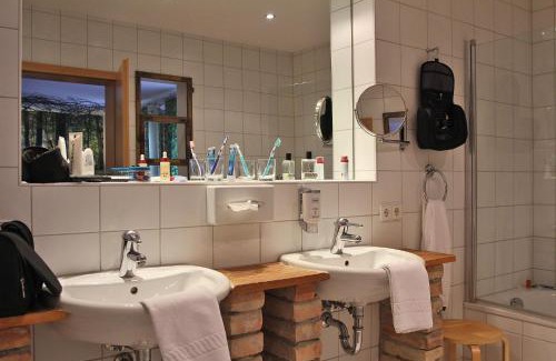 Bad Waldsee Hotel | Discover Hotel Restaurant Grüner Baum und Altes Tor