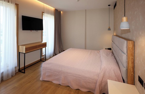 Berat Hotel | Hotel & Restaurant Grand White City