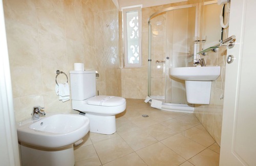 Berat Hotel | Hotel & Restaurant Grand White City