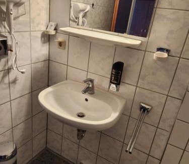 Etz Hotel | Pet-Friendly Retreat at Hotel Heidekrug in Pinneberg