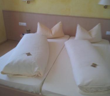 Rheinhausen Hotel | Welcoming Hotel-Restaurant Werneths Landgasthof Hirschen