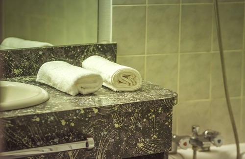 Royat Hotel | Welcoming Stay at Hotel Restaurant Le César with Spa Access