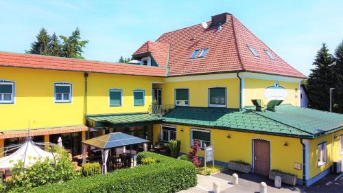 Wagna Hotel | Pet-Friendly Hotel Restaurant Neuhold with High Guest Ratings