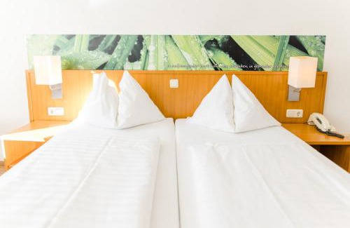 Leibnitz Hotel | Pet-Friendly Hotel Restaurant Römerhof with Ocean View Pool