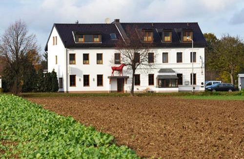 Dueren Hotel | Explore Hotel-Restaurant Rotes Einhorn Düren with Hot Tub