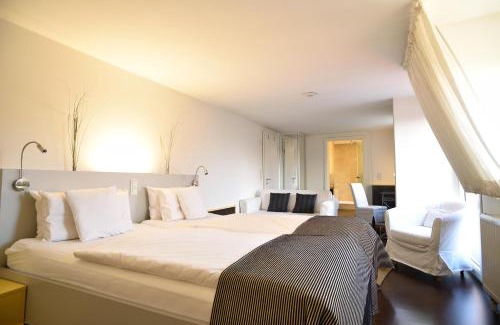 Gross Schneen Hotel | Comfortable Stay at Hotel-Restaurant Schillingshof