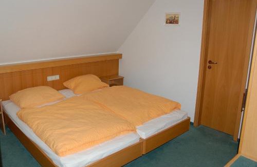 Winzerla Hotel | Discover Hotel & Restaurant Zur Weintraube: Family-Friendly Stay