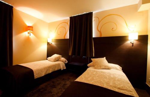 Quincoces de Yuso Hotel | Delightful Getaway at Hotel Restaurante Puente Romano
