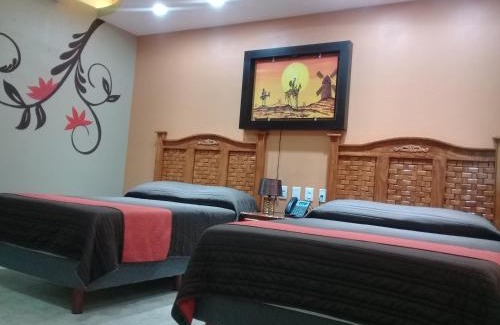 Jalpan de Serra Hotel | Indulge at Hotel Restaurante Tequila with Pool & Hot Tub