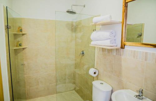Turbaco Hotel | Cozy Hotel Restaurante Selva Negra with Pool & Breakfast