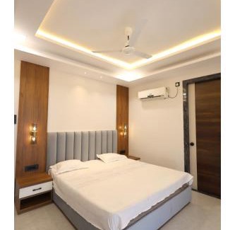 Kanpur Hotel | Hotel RGS Crystal