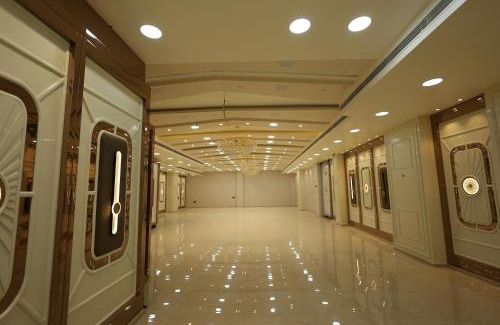 Kanpur Hotel | Hotel RGS Crystal