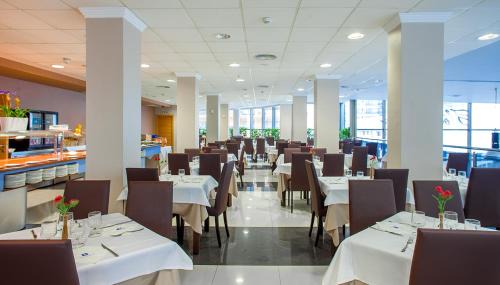 Grau i Platja Hotel | Experience Relaxation at Hotel RH Gijón & Spa with Pool