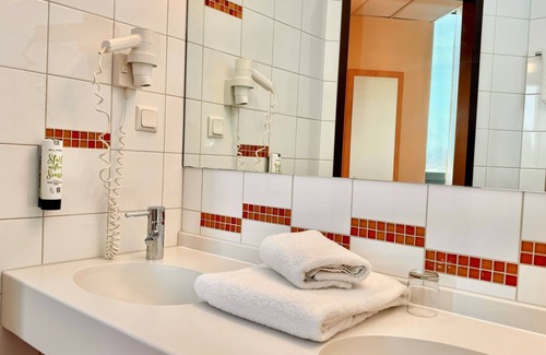 Bottrop Hotel | Comfortable Hotel Rhein-Ruhr Bottrop with Family Amenities