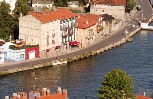 Deustuko San Pedro-Erribera Hotel | Budget-Friendly Comfort at Hotel Ria de Bilbao