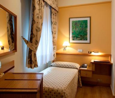 La Coruna Hotel | Oceanfront Comfort at Hotel Riazor - 4-Star Excellence