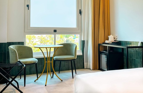 Triana Hotel | Ribera De Triana: 4-Star Eco-Friendly Retreat with Spa