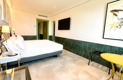 Triana Hotel | Ribera De Triana: 4-Star Eco-Friendly Retreat with Spa