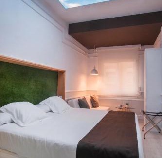 Vilanova I la Geltru Hotel | Pet and Child-Friendly Retreat at Hotel Ribes Roges