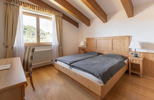 Commezzadura Hotel | Discover Hotel Rifugio Solander: Oceanfront Bliss & Spa