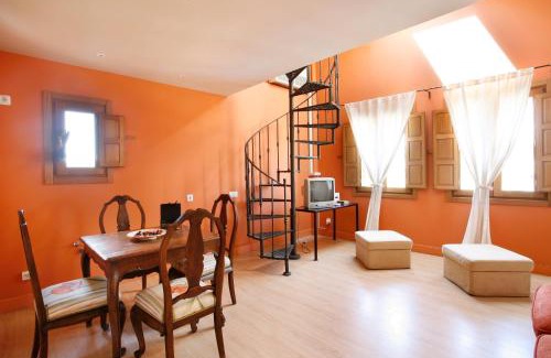 Robledo de Chavela Hotel | Relax at Hotel Rincon de Traspalacio with Pool & Breakfast