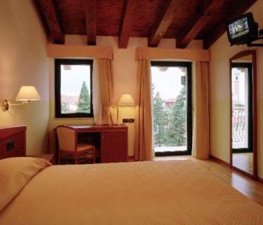 San Giorgio di Perlena Hotel | Outstanding Hotel Ristorante Pedrocchi with Breakfast & Access