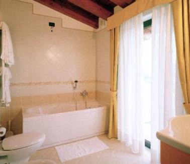 San Giorgio di Perlena Hotel | Outstanding Hotel Ristorante Pedrocchi with Breakfast & Access