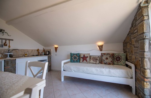 Castellabate Historic Centre Hotel | Discover Hotel Ristorante Madonna Della Scala: Family-Friendly Stay