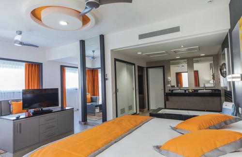 Downtown Cancun Resort | Riu Cancun - All Inclusive with Ocean View & Spa Access