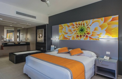 Downtown Cancun Resort | Riu Cancun - All Inclusive with Ocean View & Spa Access