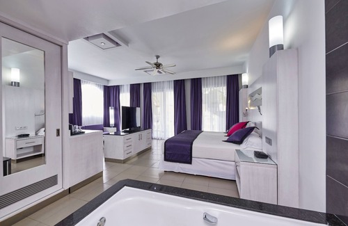 Playacar Resort | Riu Palace Mexico - All-Inclusive Oasis with Ocean Views