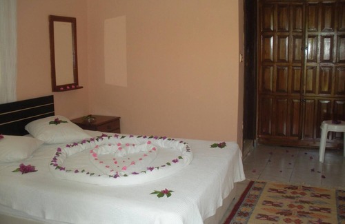 Dalyan Hotel | Riverside Retreat: Family-Friendly with Pool & Dining Options