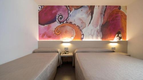 Santa Susanna Hotel | Relax at Hotel Riviera: Oceanfront Escape with Spa & Pool