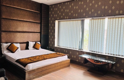Haldwani Hotel | Discover Comfort at Hotel Riya Palace with Family-Friendly Amenities