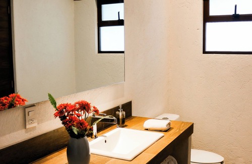 Valle de Bravo Hotel | Relaxing Retreat at Hotel Roca y Cantera - Guest Rated 9.8