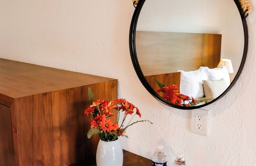 Valle de Bravo Hotel | Relaxing Retreat at Hotel Roca y Cantera - Guest Rated 9.8