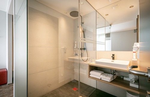Velden am Worther See Hotel | Guest Rated 9/10 at Hotel Rocket Rooms Velden